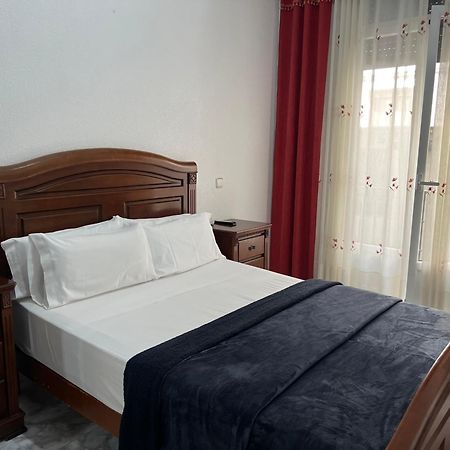 Hostal Palacios Fuencarral Мадрид Экстерьер фото