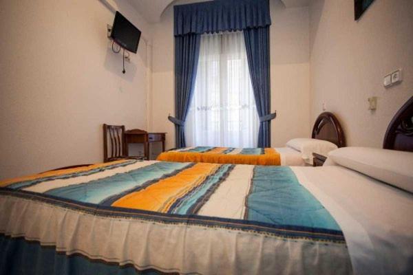 Hostal Palacios Fuencarral Мадрид Экстерьер фото