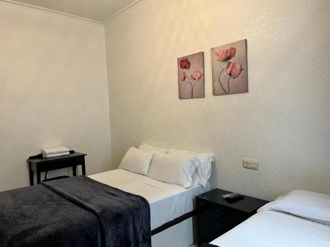 Hostal Palacios Fuencarral Мадрид Экстерьер фото