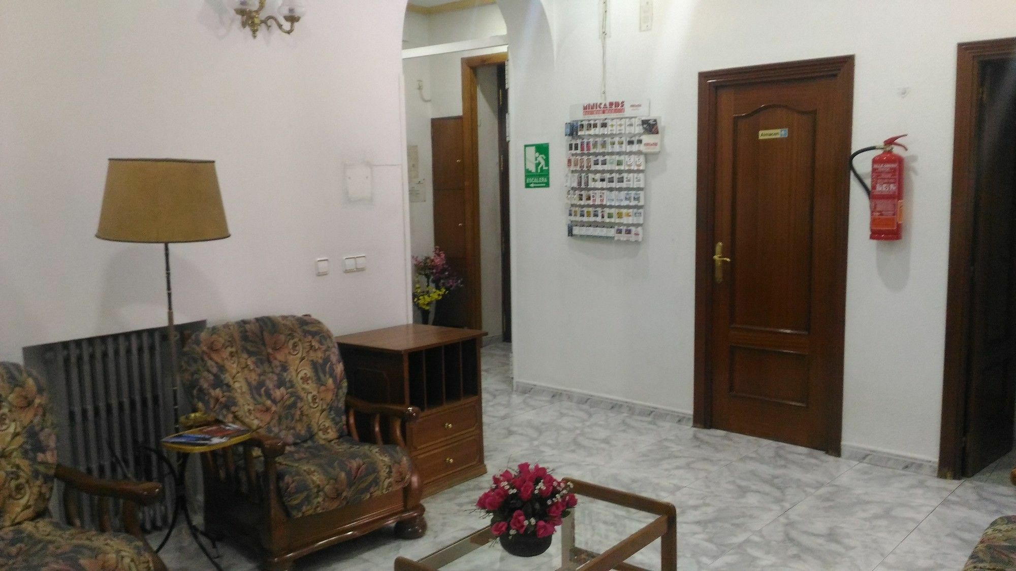 Hostal Palacios Fuencarral Мадрид Экстерьер фото