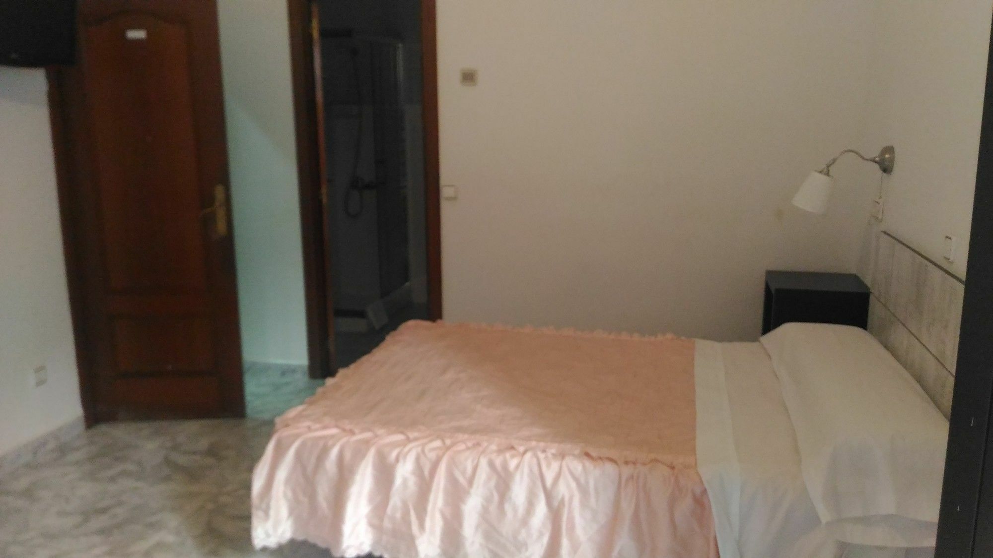 Hostal Palacios Fuencarral Мадрид Экстерьер фото