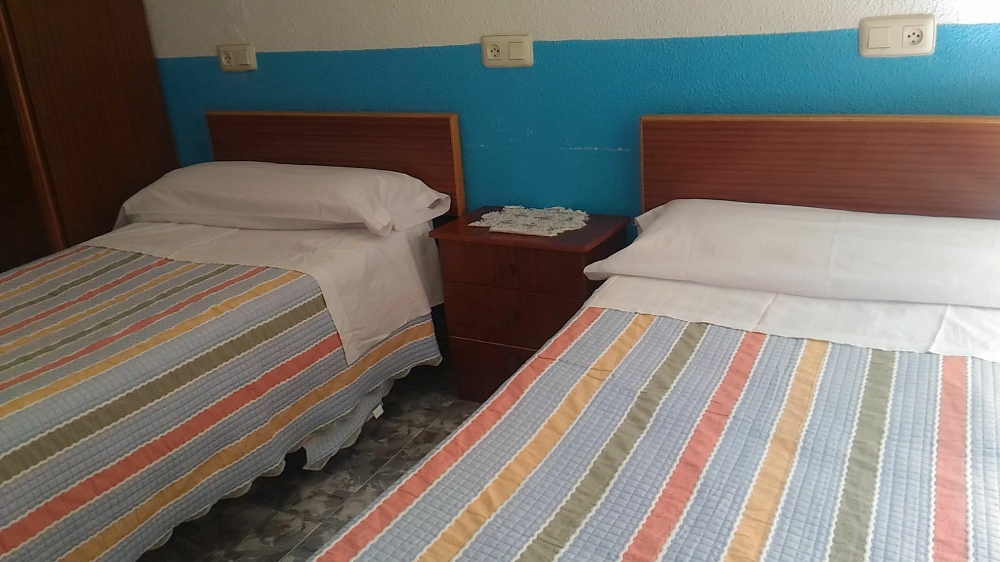 Hostal Palacios Fuencarral Мадрид Экстерьер фото