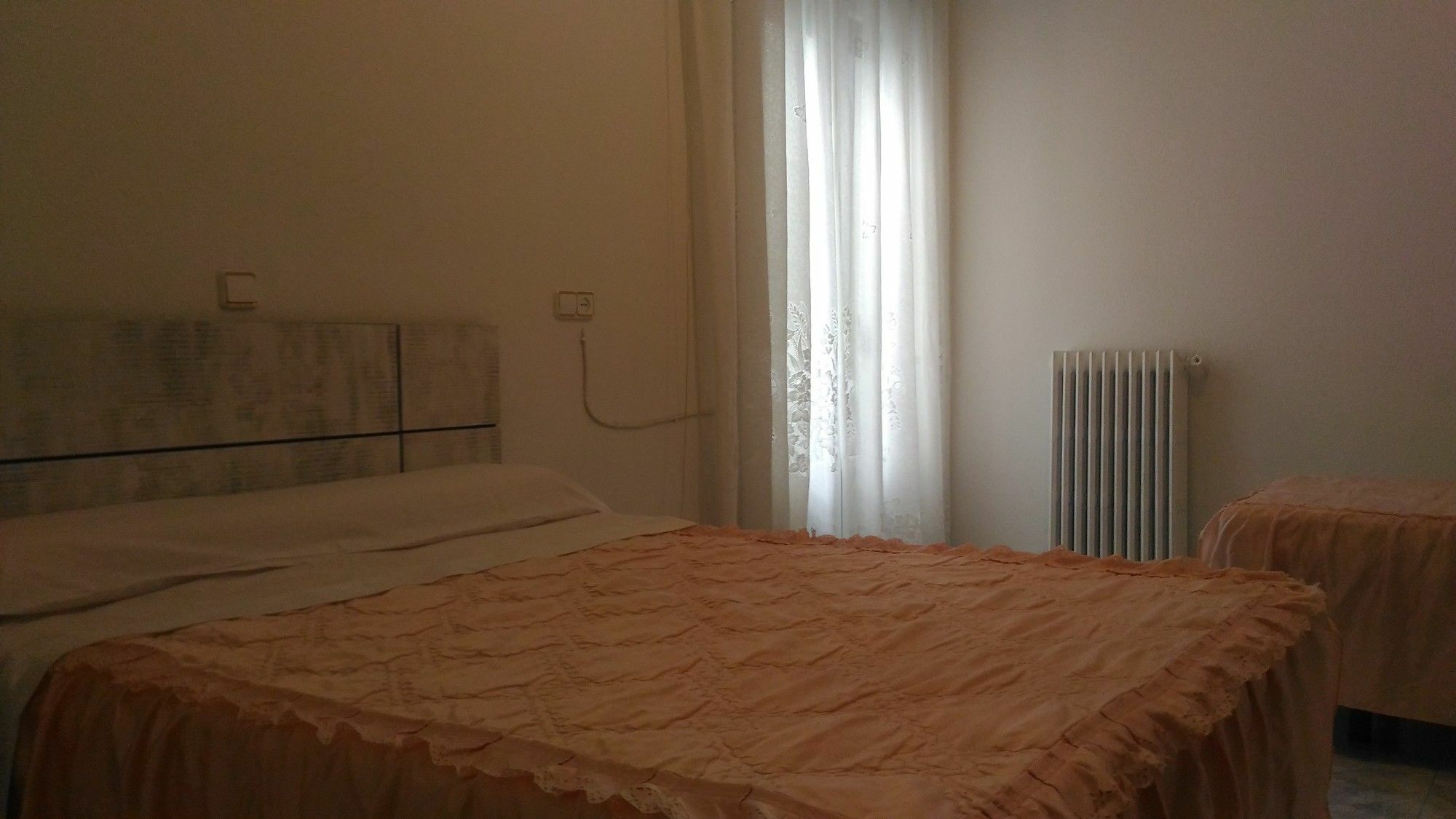 Hostal Palacios Fuencarral Мадрид Экстерьер фото