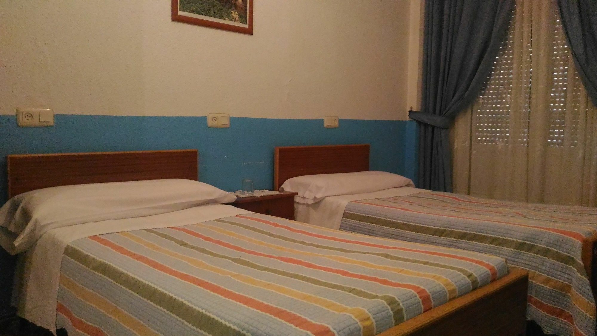 Hostal Palacios Fuencarral Мадрид Экстерьер фото